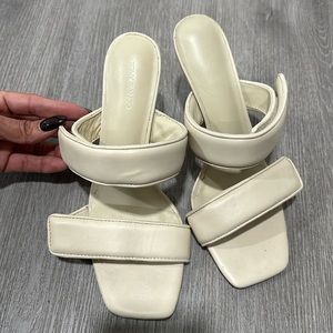 Tony BIANCO sandal pump